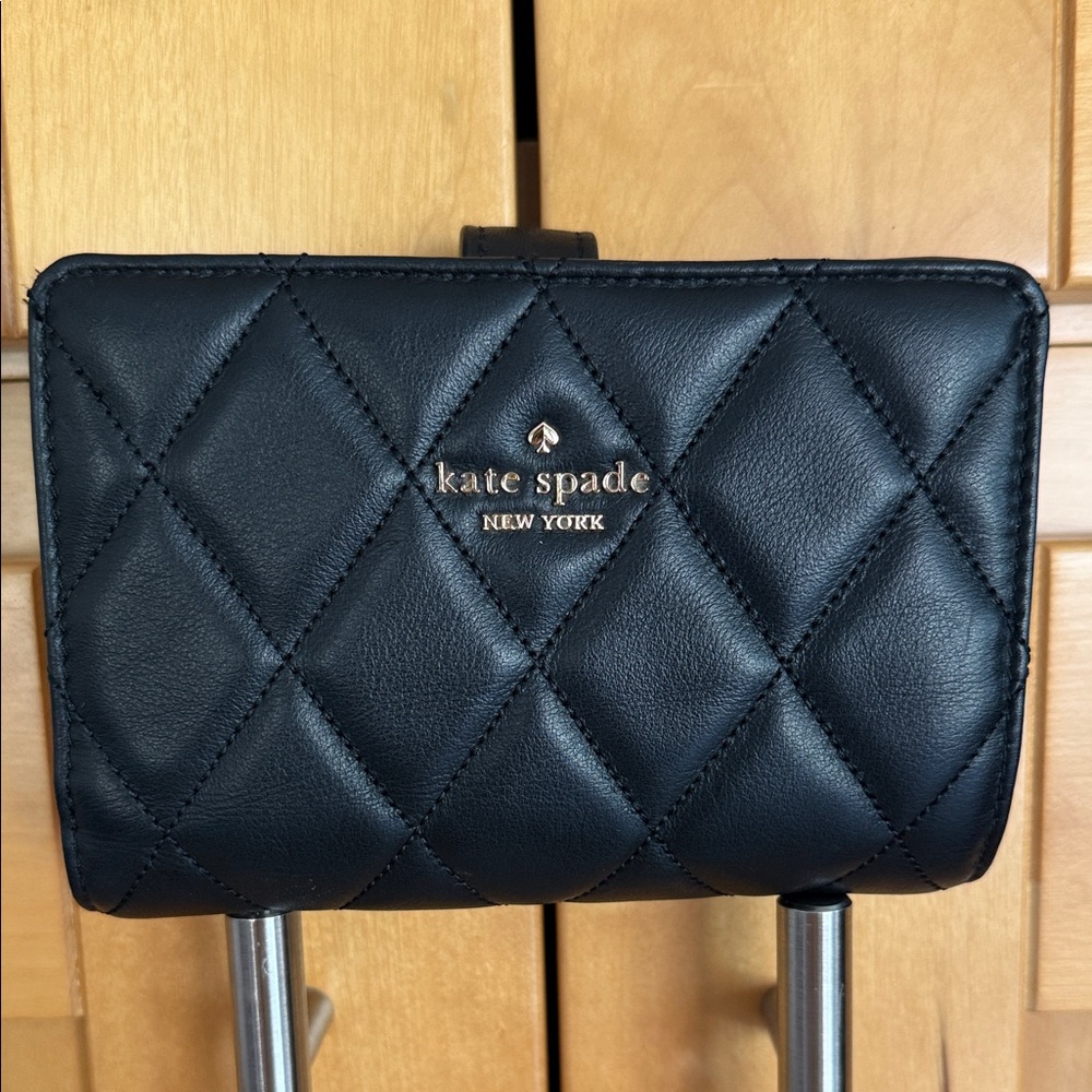 Pre-Owned Kate Spade Carey Quilted Medium Compartment Black Wallet
